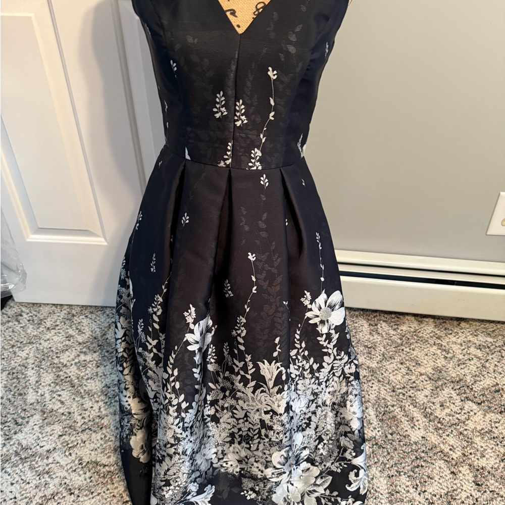 Carmen Marc Valvo Navy and Silver Floral Midi Dress
